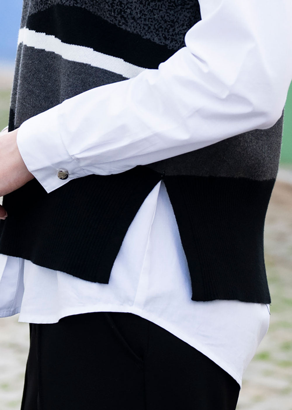 Sleeveless Sweater With Detachable Snood